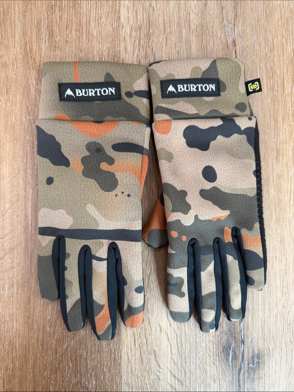 Burton Snowboarding Camo Gloves - Olive/Orange/Black | Medium